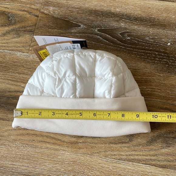 The North Face Thermoball Beanie in Gardinia White NWT - Picture 10 of 10